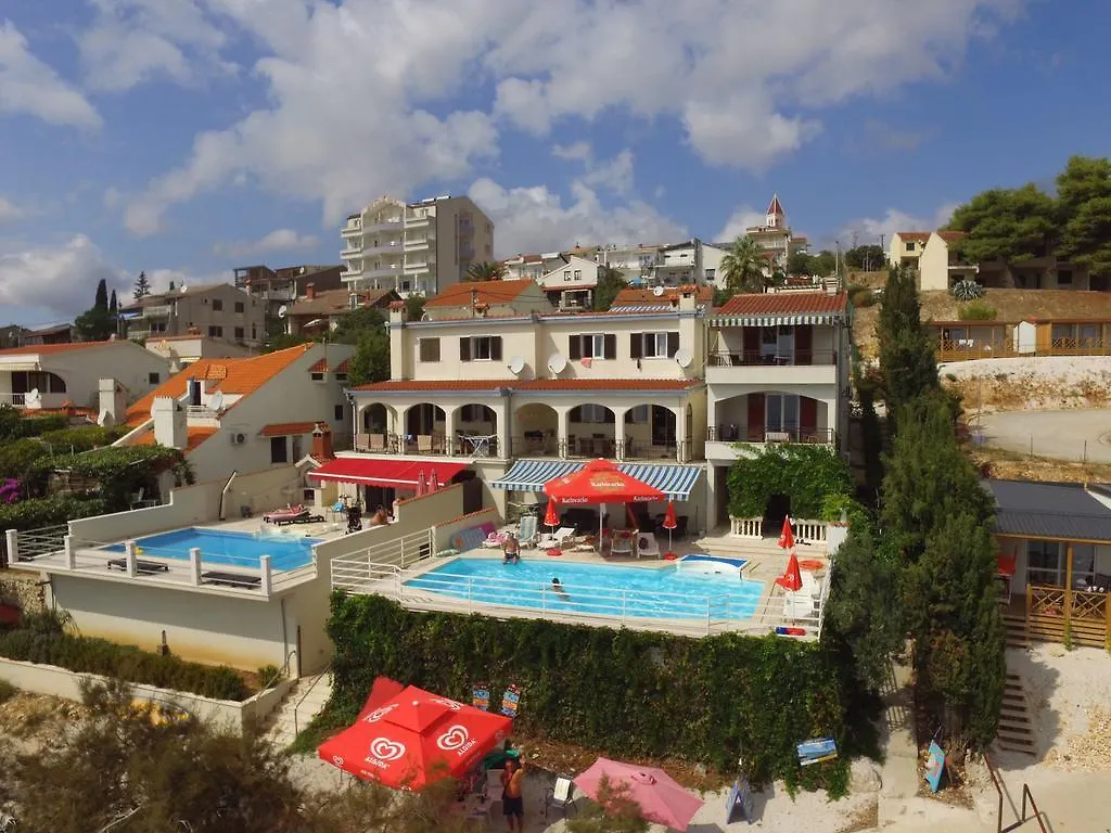 Apartments Villa Marija Seget Vranjica 0*,